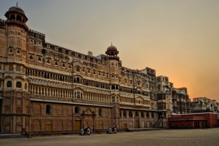 Visit Bikaner in Private Car with Guide Service