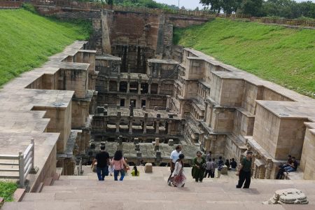 A Day Trip of Modhera Sun Temple & Rani Ki Vav from Ahmedabad with Local Guide