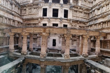 A Day Trip of Modhera Sun Temple & Rani Ki Vav from Udaipur with Local Guide